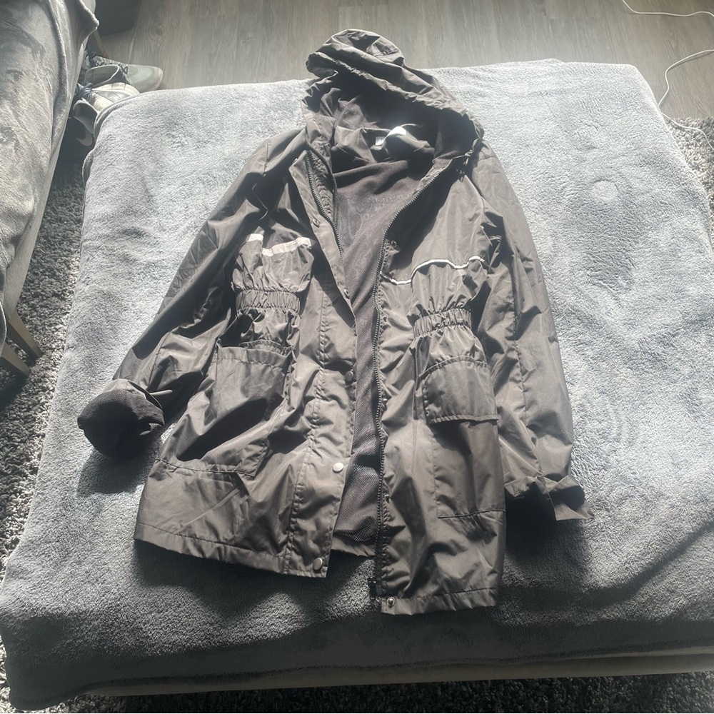 Women’s light trench coat